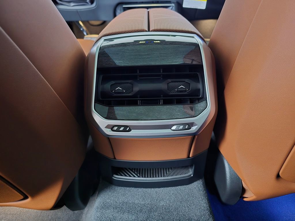 New 2026 BMW 740i xDrive w/ Premium Package image 21