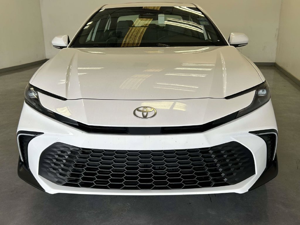 Used 2026 Toyota Camry SE w/ Convenience Package FWD image 8