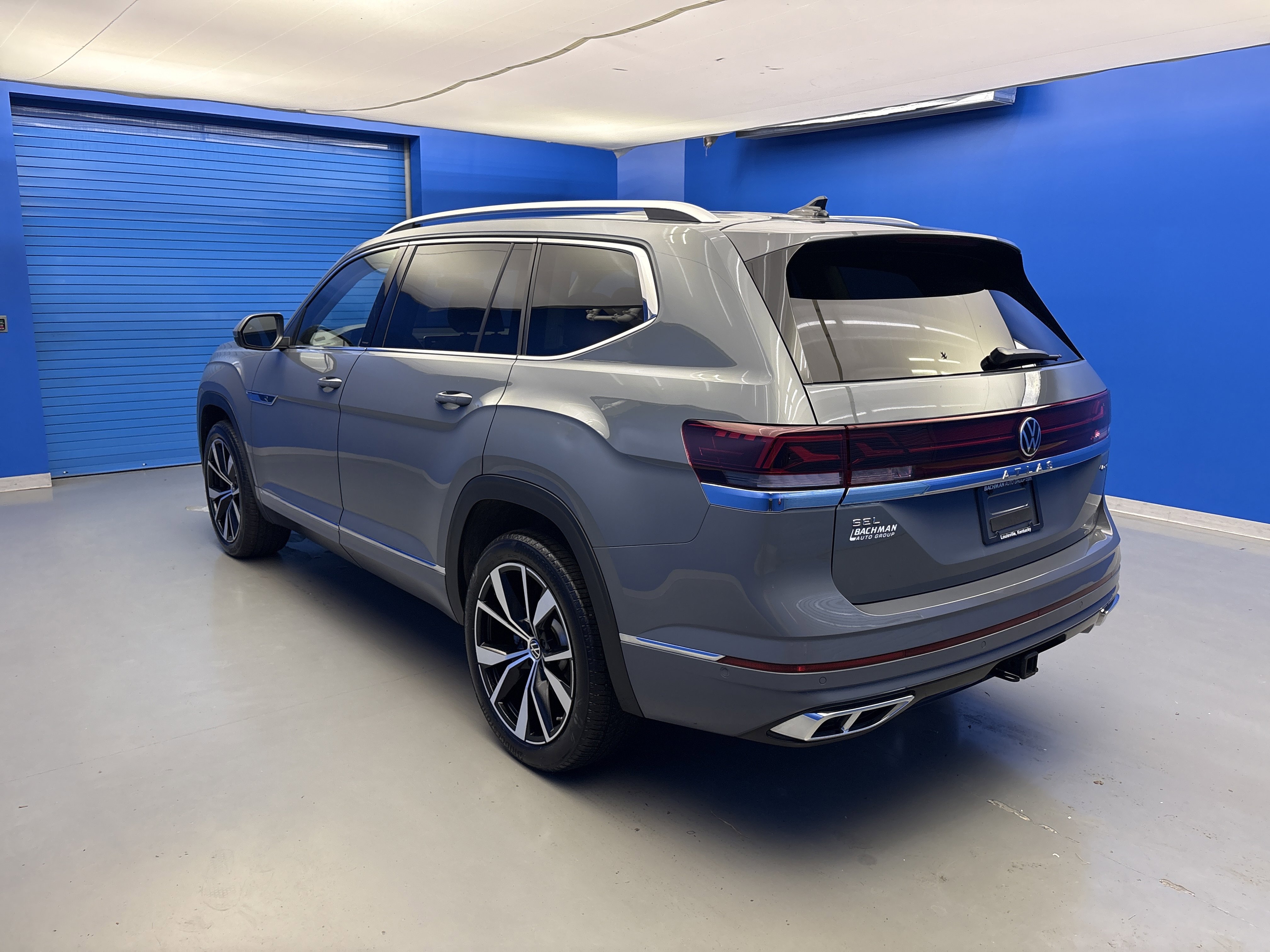 Used 2025 Volkswagen Atlas SEL Premium R-Line AWD/4WD image 5