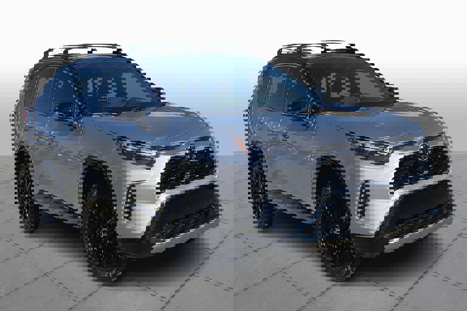 Used 2025 Toyota RAV4 XSE image 2