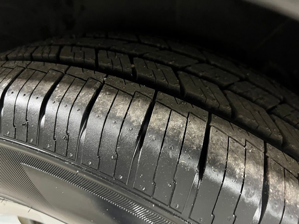 Used 2023 Kia Carnival LX image 37