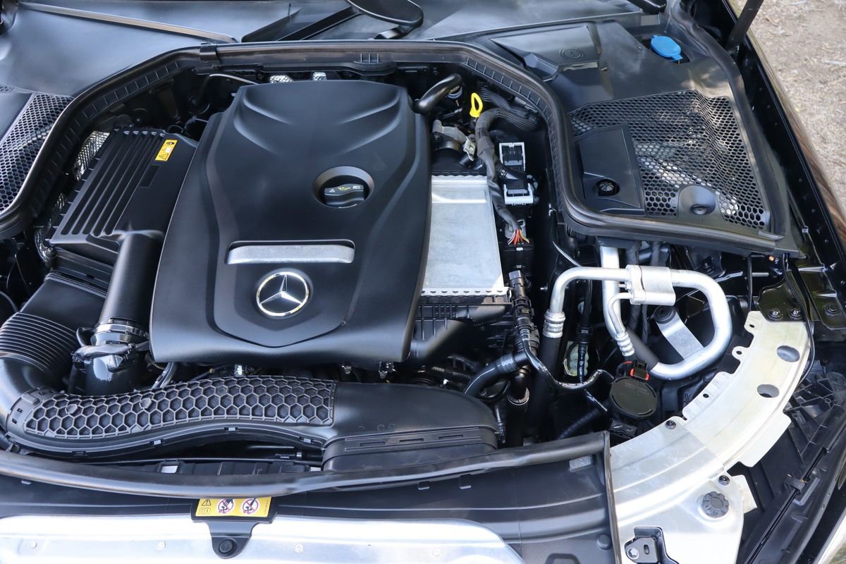 Used 2018 Mercedes-Benz C 300 4MATIC Sedan w/ Premium Package image 40