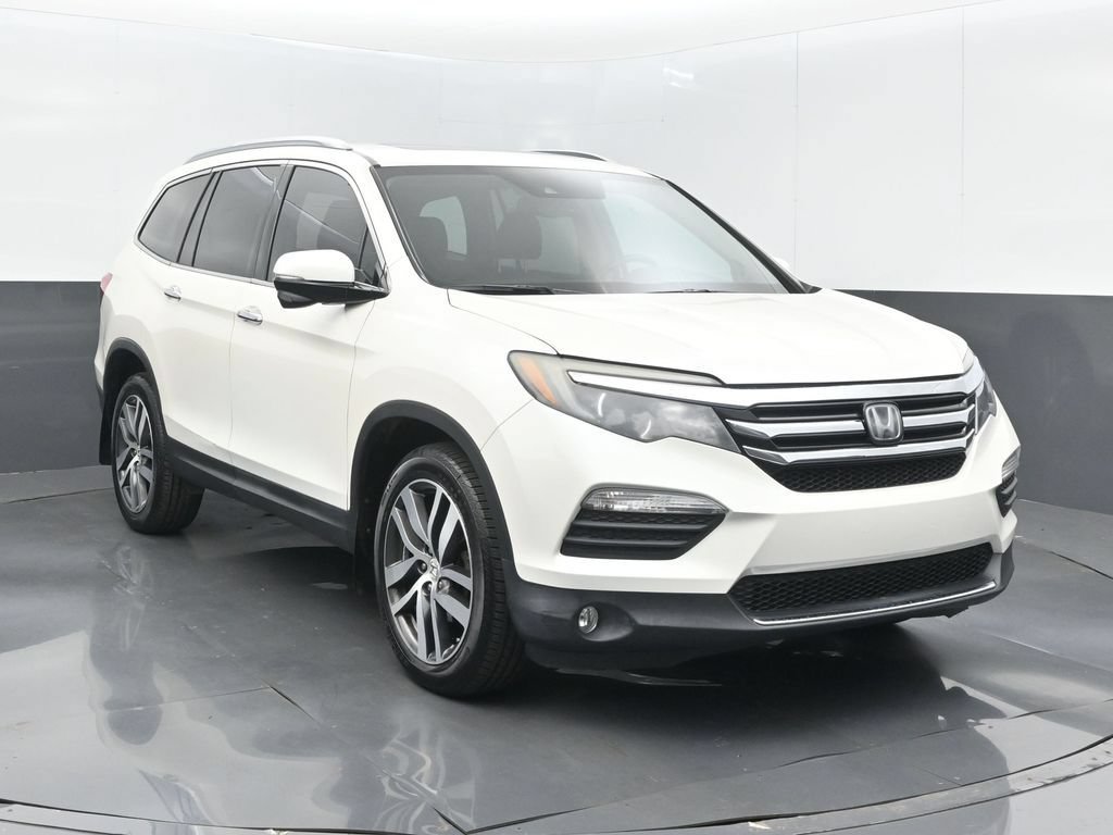 Used 2017 Honda Pilot Touring image 3