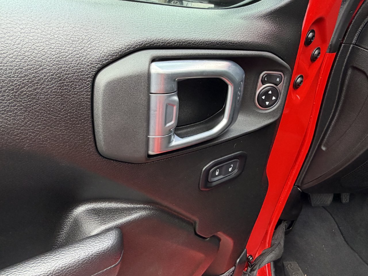 Used 2024 Jeep Wrangler Unlimited Sport AWD/4WD image 20