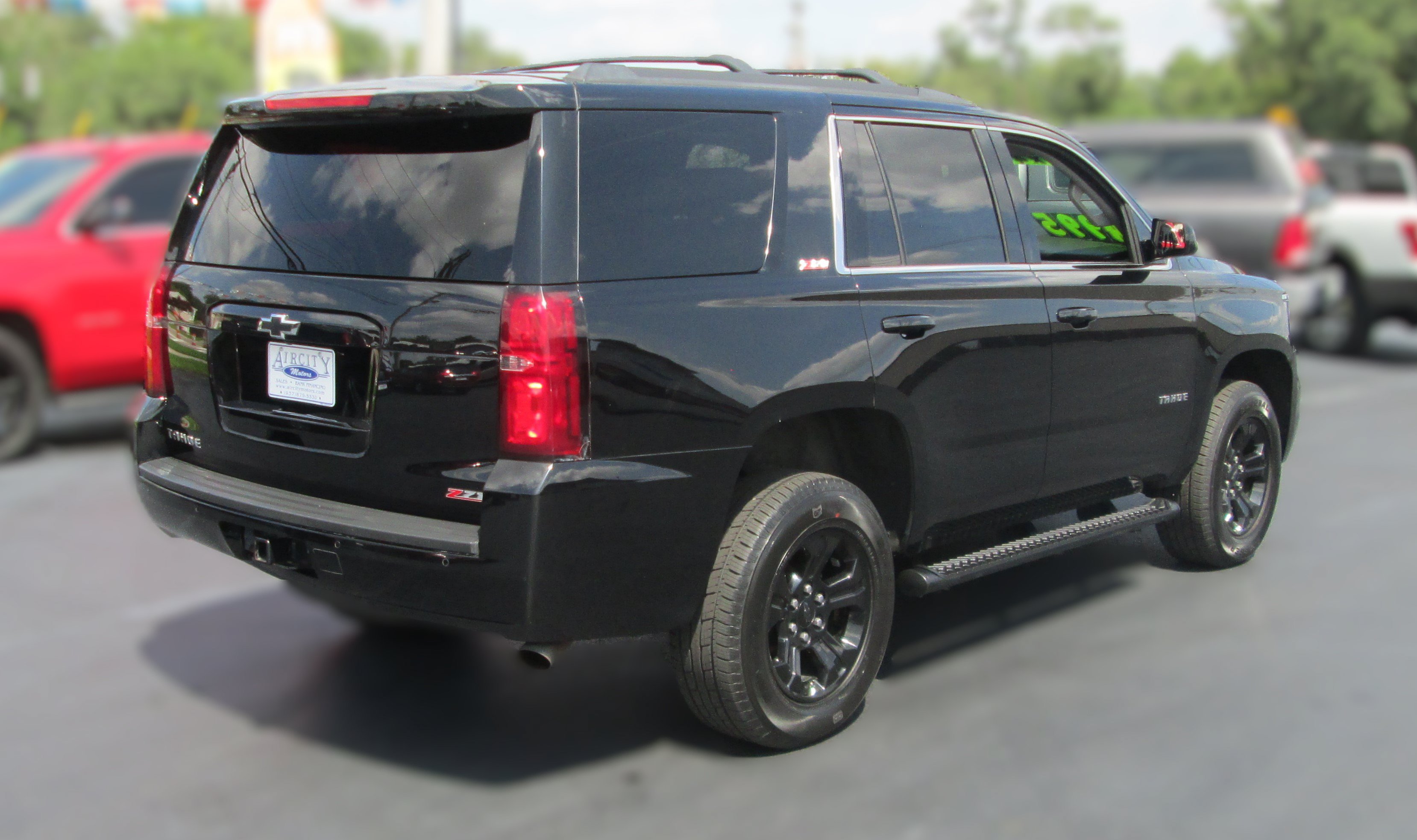 Used 2018 Chevrolet Tahoe LT w/ Z71 Midnight Edition AWD/4WD image 3