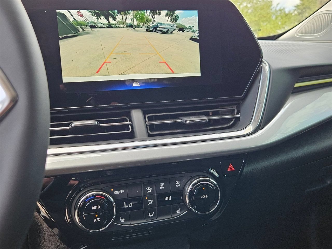 New 2026 Chevrolet Trax LT w/ Driver Confidence Package FWD image 18