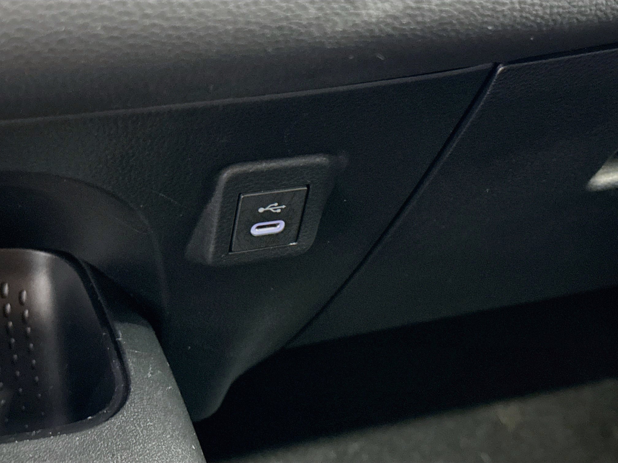 Used 2025 Toyota Corolla LE FWD image 25