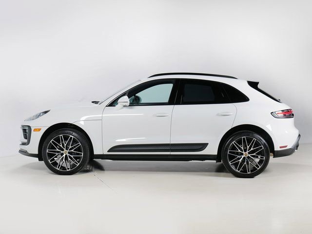 Certified 2026 Porsche Macan AWD/4WD image 2