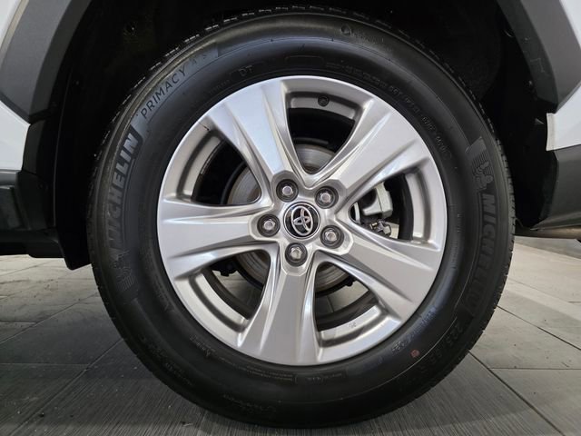 Used 2025 Toyota RAV4 XLE AWD/4WD image 24