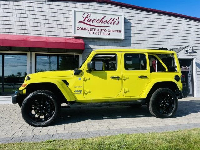 Used 2022 Jeep Wrangler Unlimited Sahara w/ Cold Weather Group AWD/4WD image 3