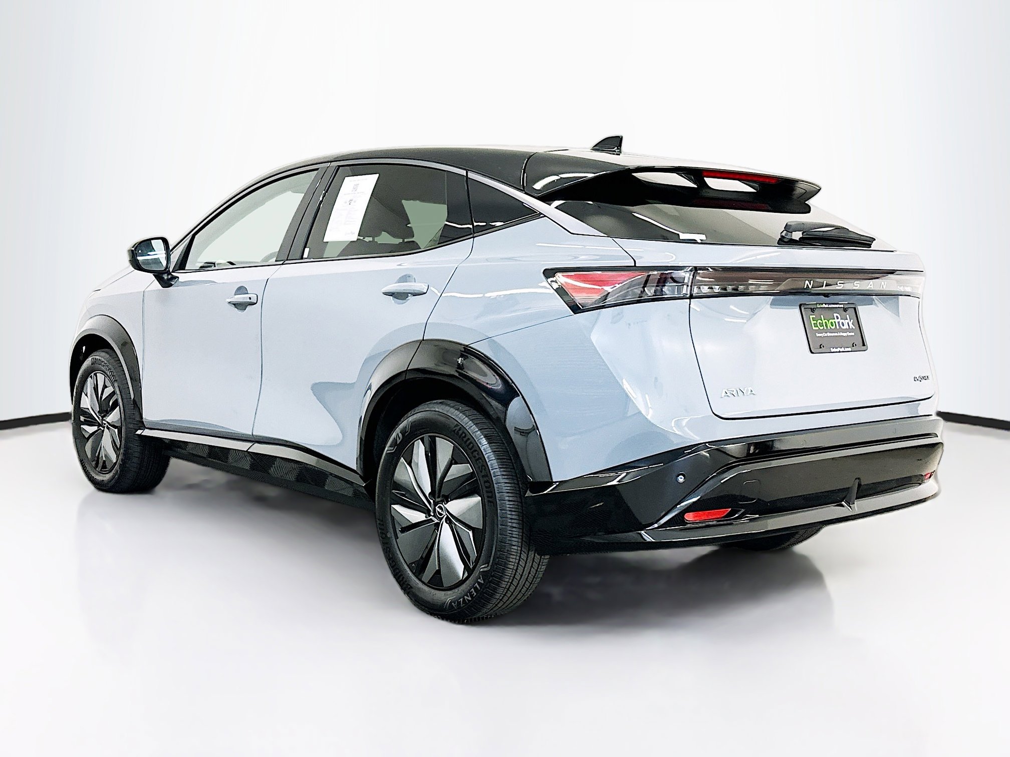 Used 2025 Nissan Ariya AWD image 5