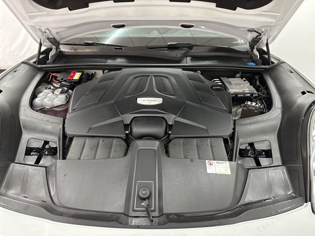 Used 2019 Porsche Cayenne S image 32