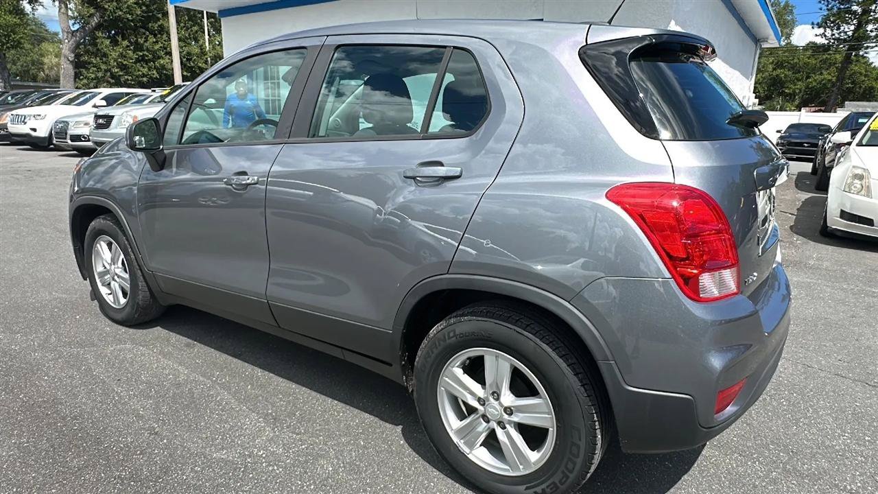 Used 2020 Chevrolet Trax LS FWD image 12