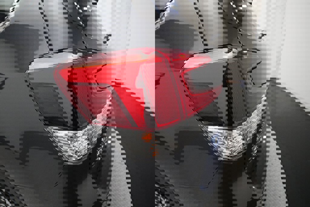 Used 2022 Subaru Forester Limited image 34