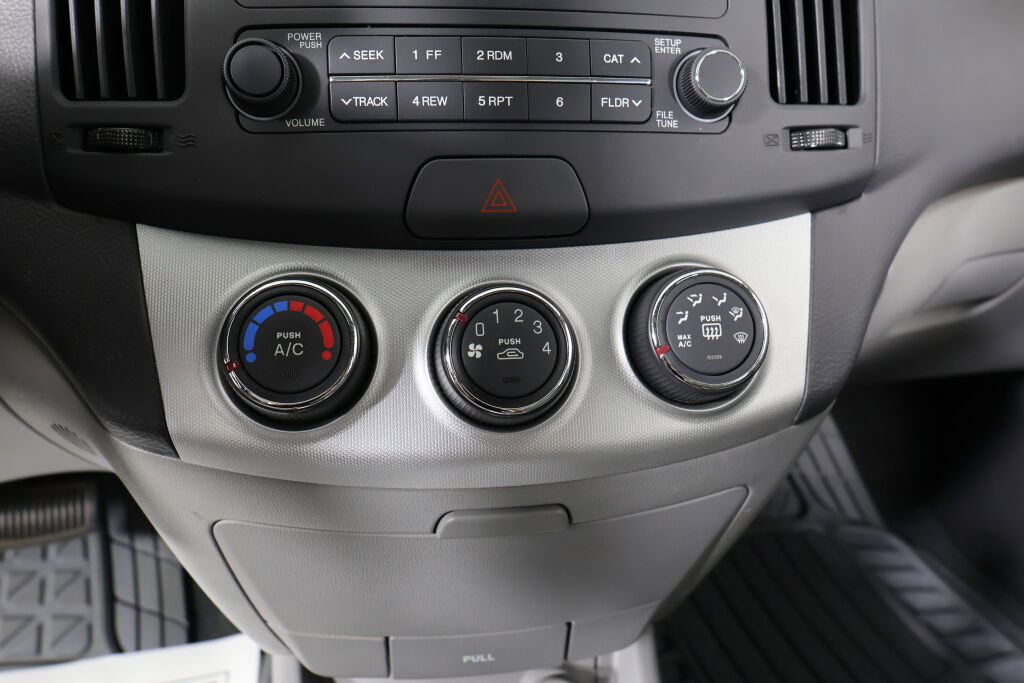 Used 2009 Hyundai Elantra SE FWD image 36