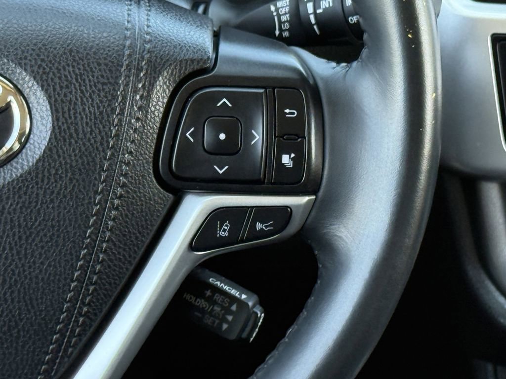 Used 2019 Toyota Highlander SE image 15