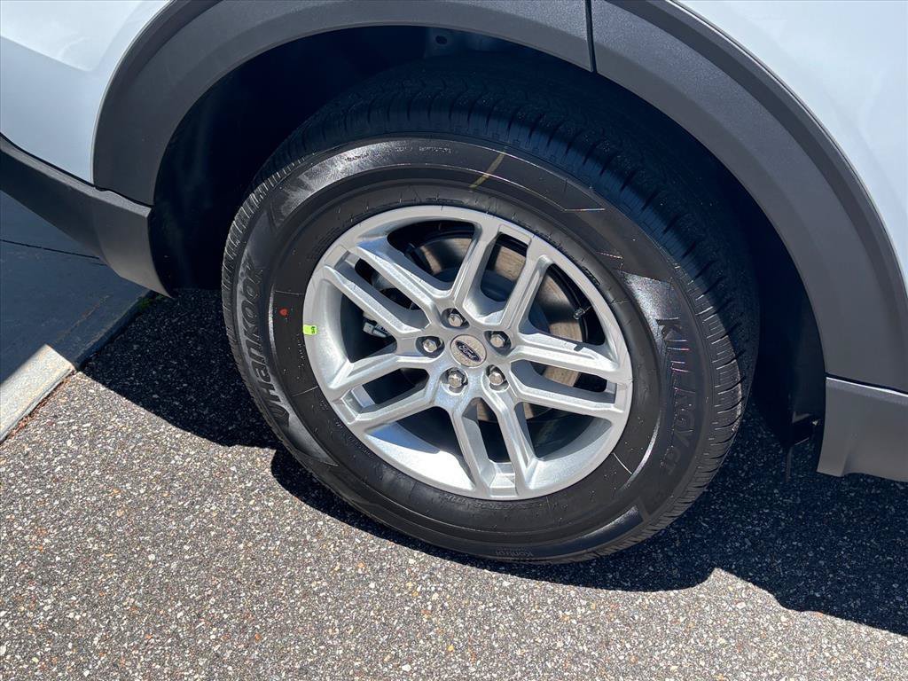 New 2026 Ford Explorer Active RWD image 27
