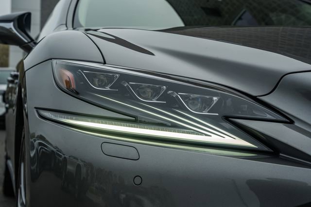 Used 2020 Lexus LS 500 AWD w/ Interior Upgrade Package image 16