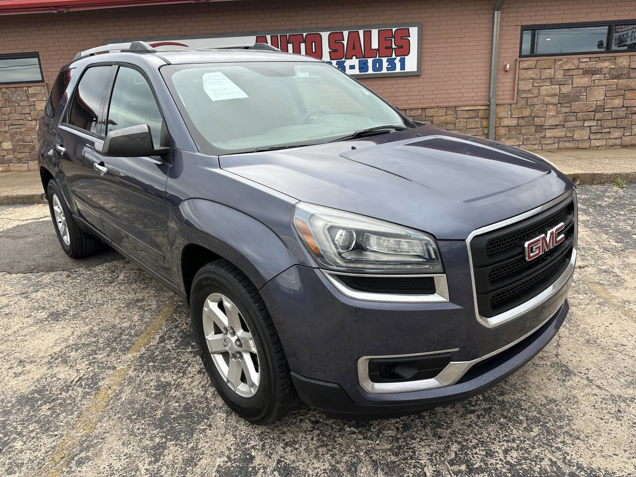 Used 2014 GMC Acadia SLE image 3