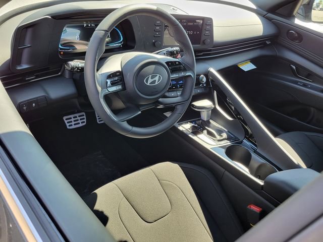 New 2026 Hyundai Elantra SEL Sport Premium image 3