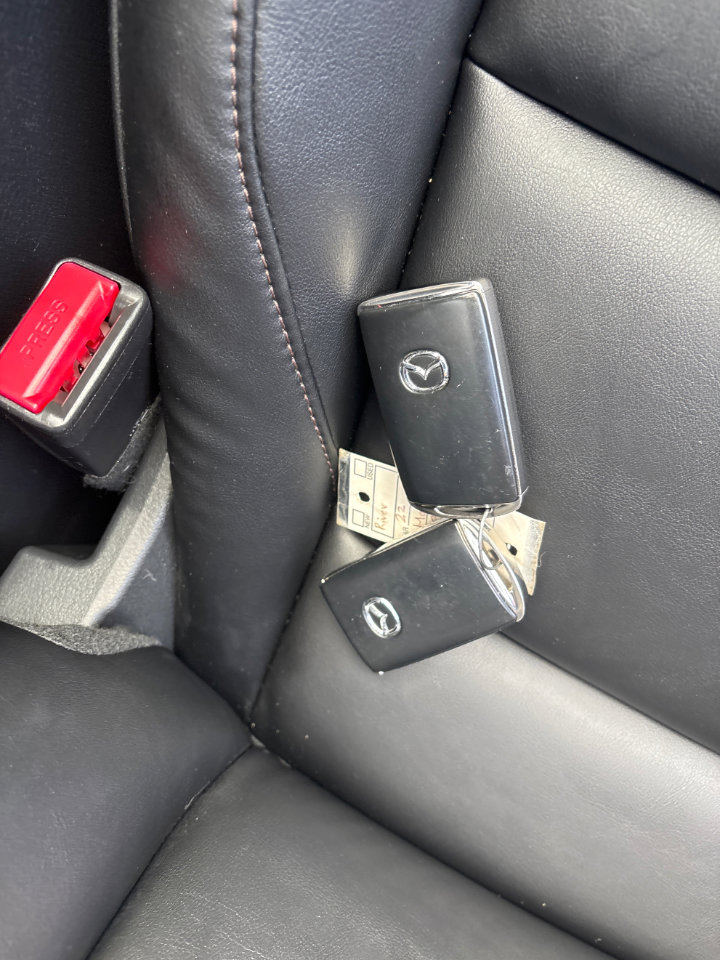 Used 2022 MAZDA MAZDA3 s image 17