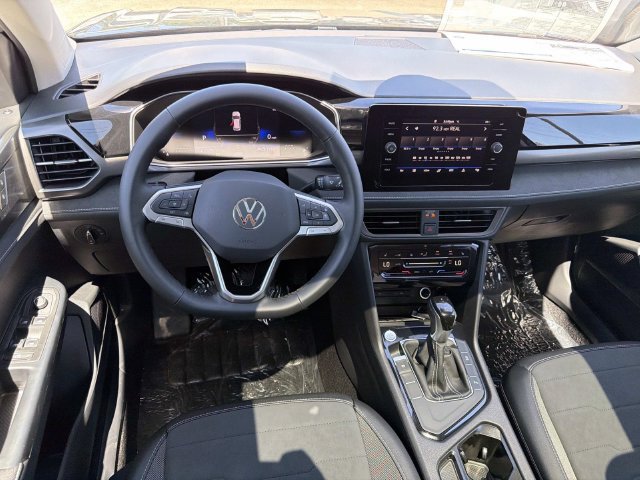 New 2026 Volkswagen Taos SE FWD image 7
