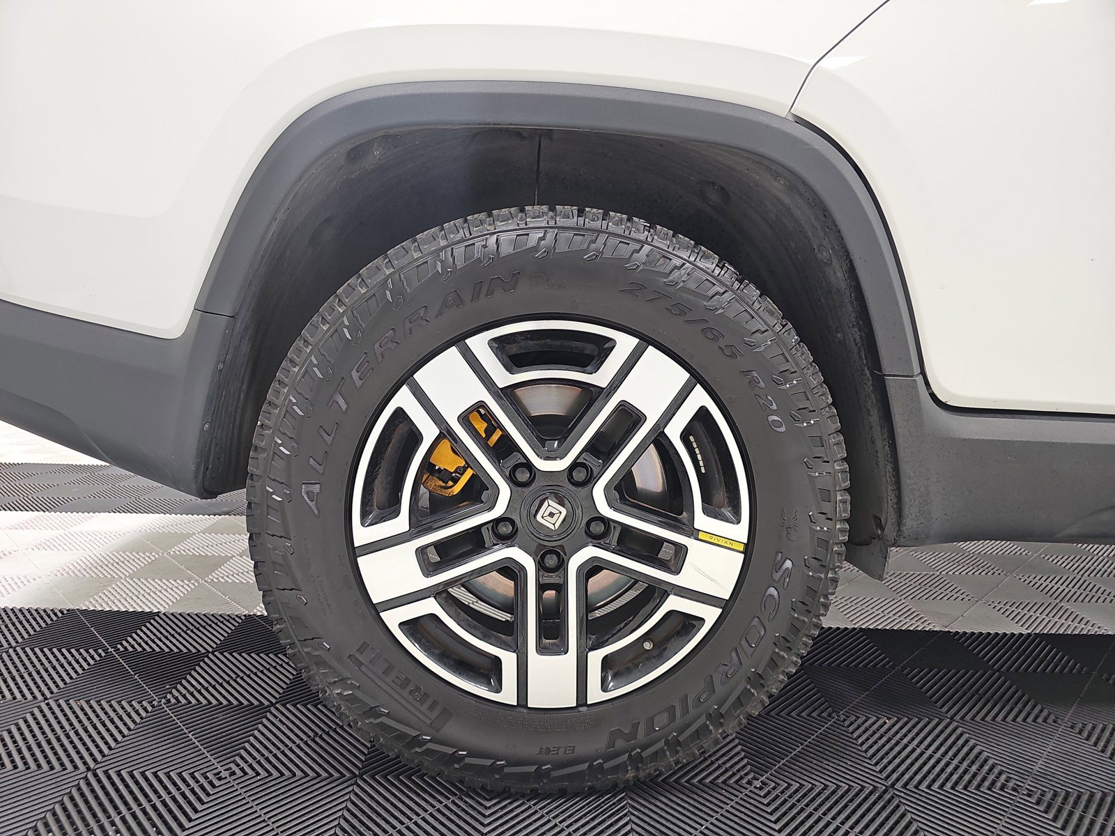 Used 2023 Rivian R1T Adventure image 12