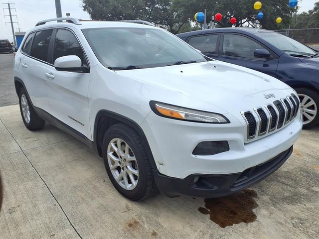 Used 2016 Jeep Cherokee Latitude FWD image 1