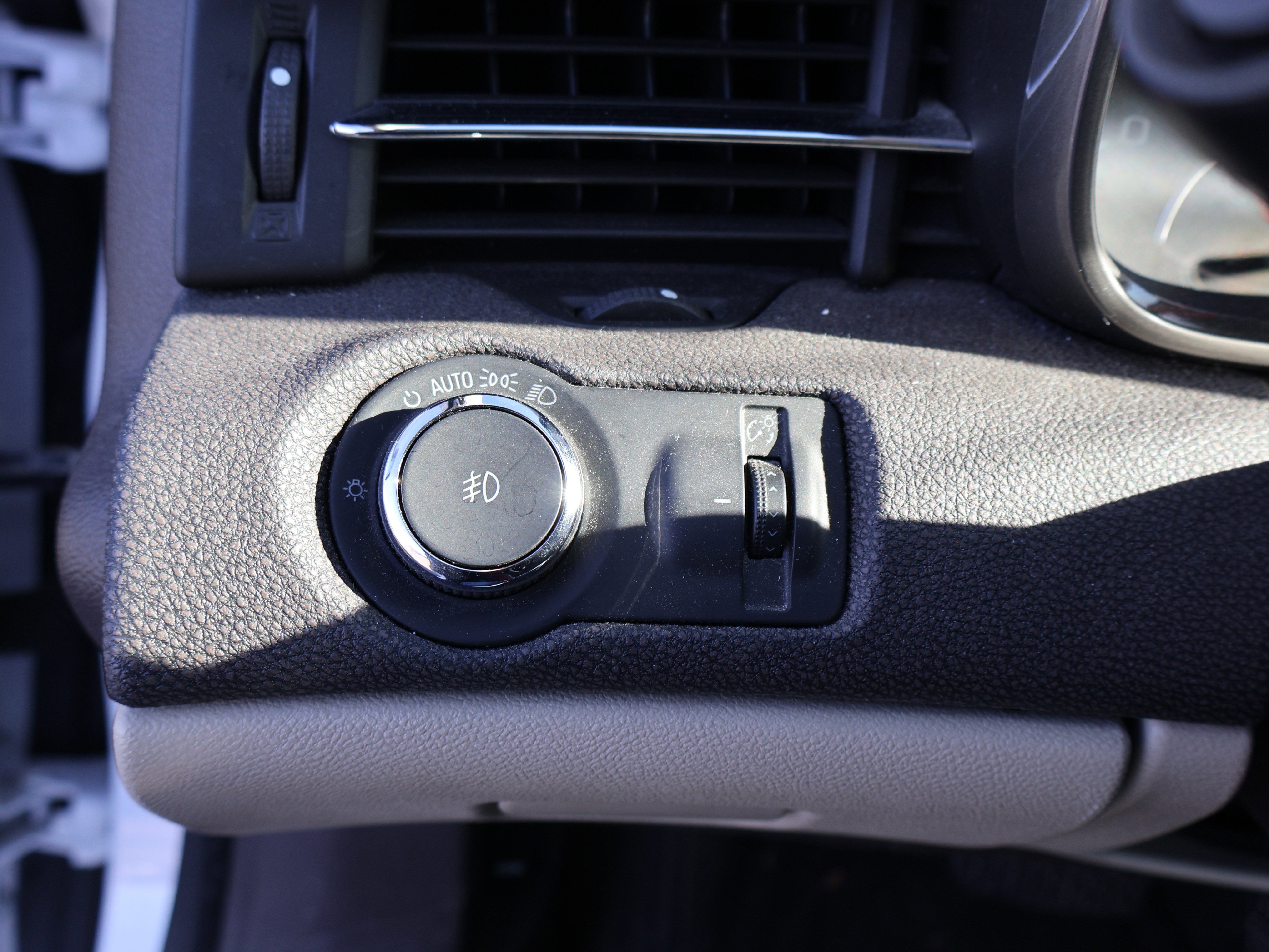 Used 2013 Chevrolet Malibu LT image 36