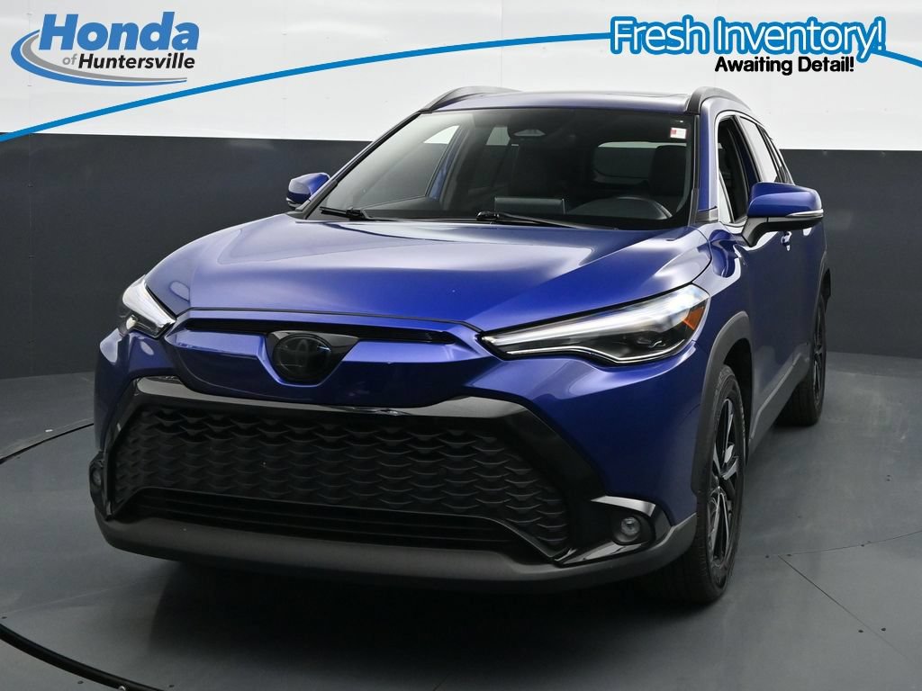 Used 2023 Toyota Corolla Cross AWD Hybrid w/ Convenience Package image 4