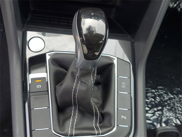 New 2025 Volkswagen Taos SE image 32