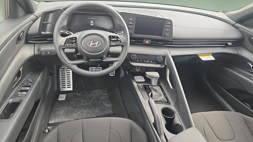 New 2026 Hyundai Elantra Sport FWD image 18