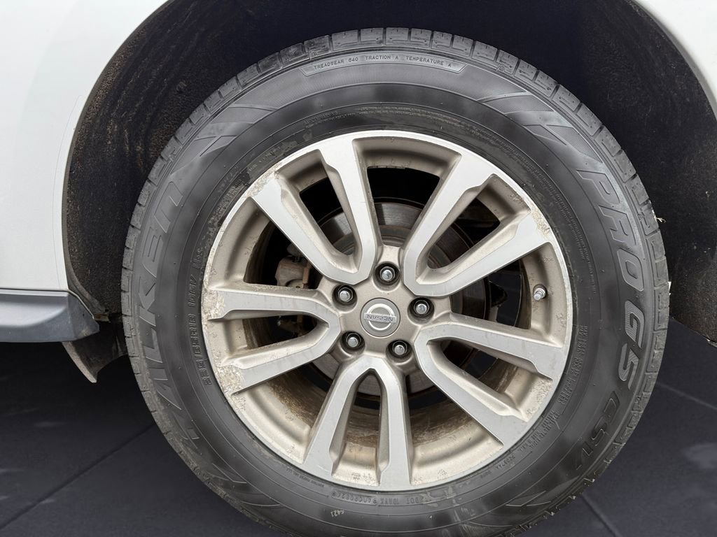 Used 2014 Nissan Pathfinder SV image 14