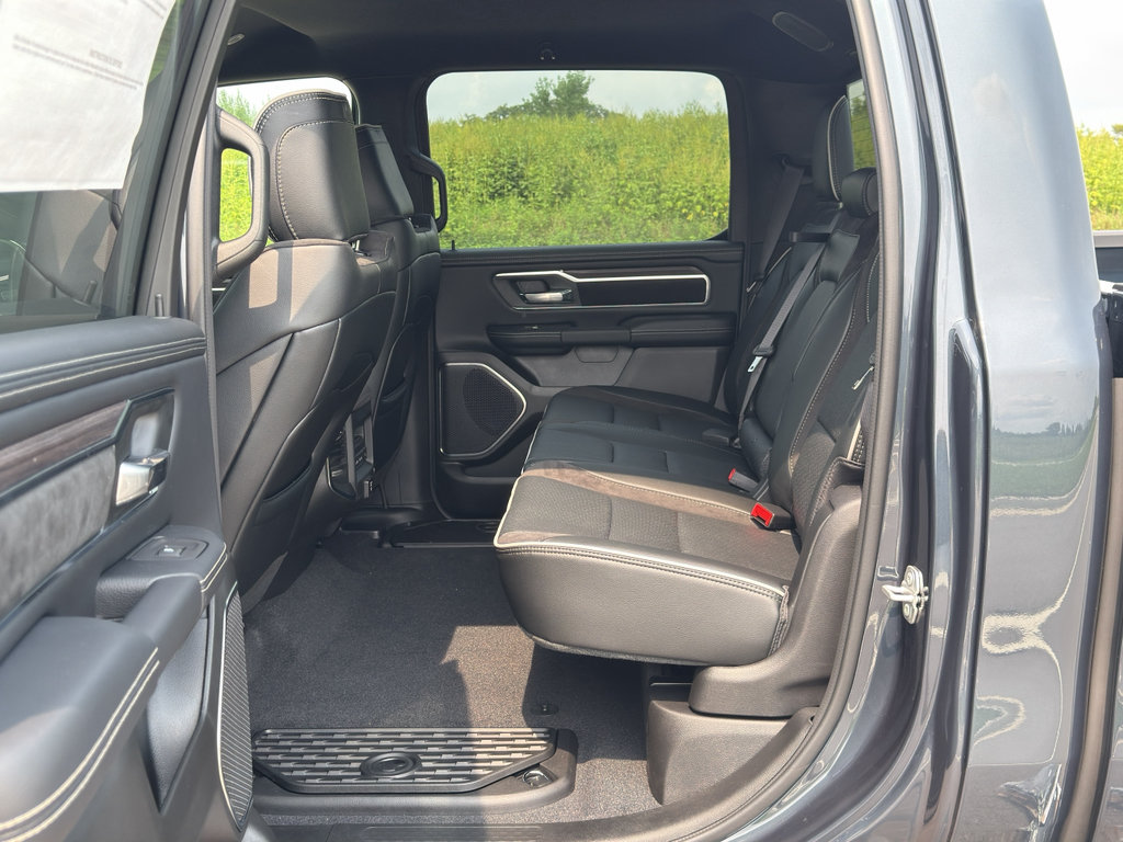 New 2026 RAM 1500 Laramie w/ Sport Appearance Package AWD/4WD image 32