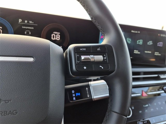 Used 2025 Hyundai Santa Fe SEL image 31