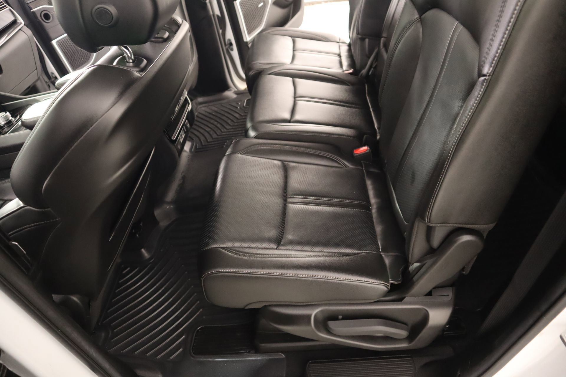 Used 2023 Jeep Wagoneer 4WD w/ Premium Group I image 13