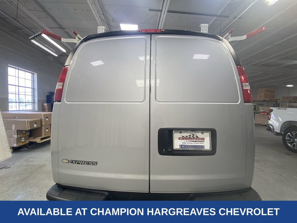 Certified 2022 Chevrolet Express 2500 w/ Enhanced Convenience Package RWD image 40