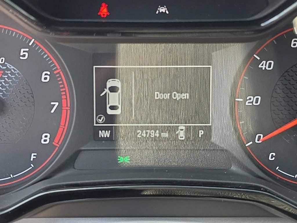 Certified 2024 Chevrolet Trax RS FWD image 22