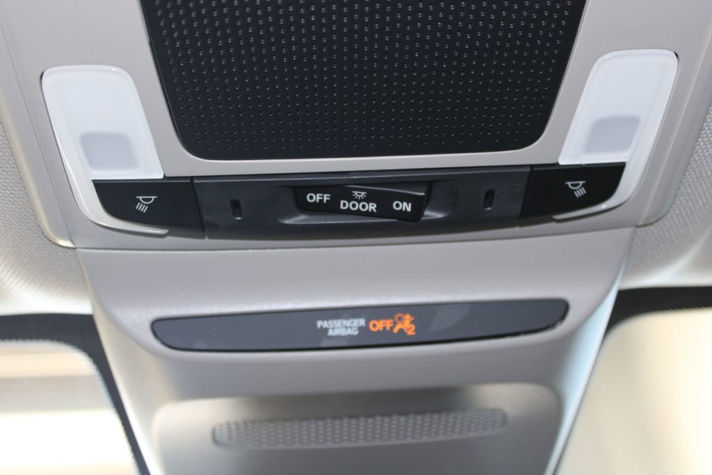 Certified 2025 Honda HR-V LX image 34