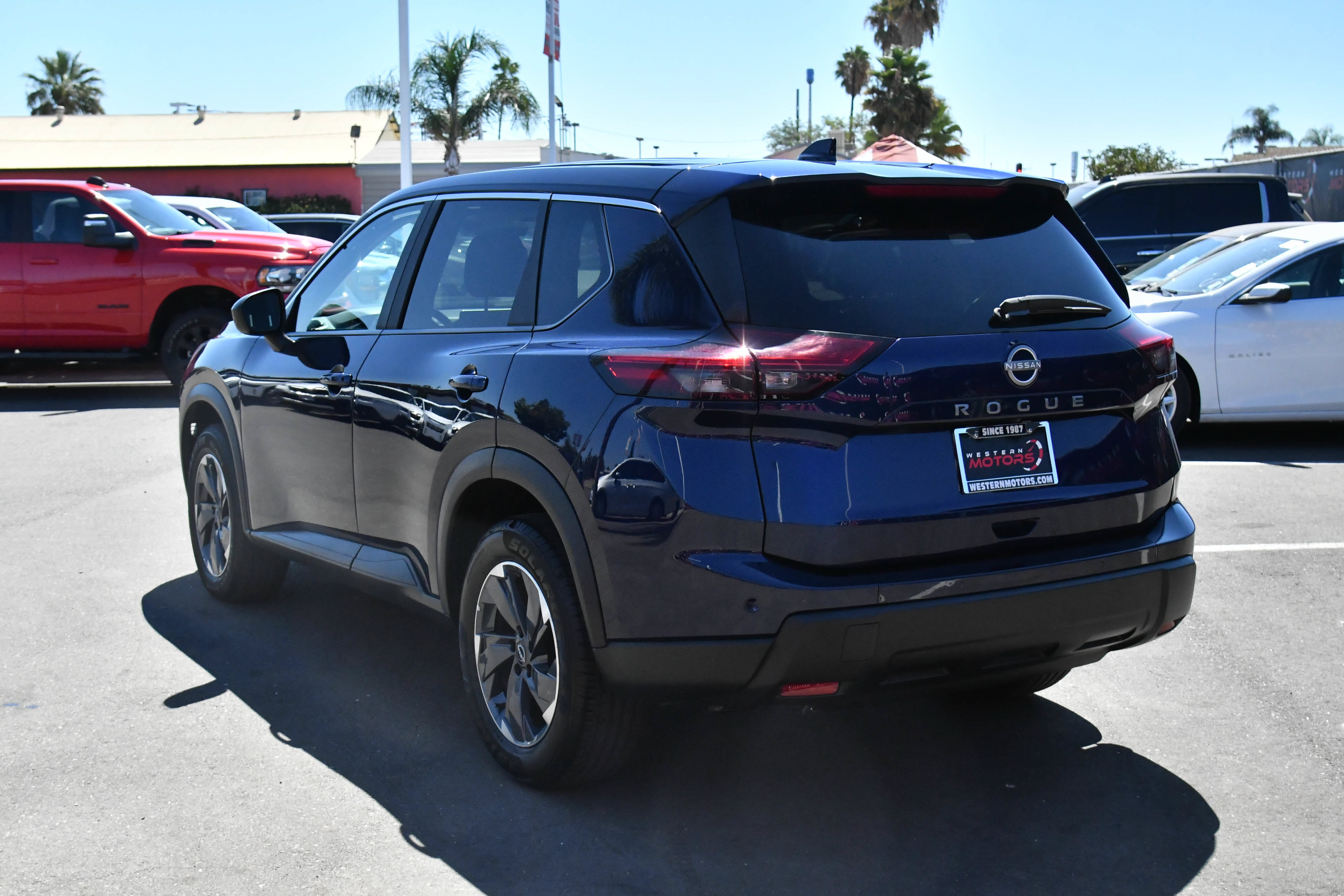 Used 2025 Nissan Rogue SV FWD image 6