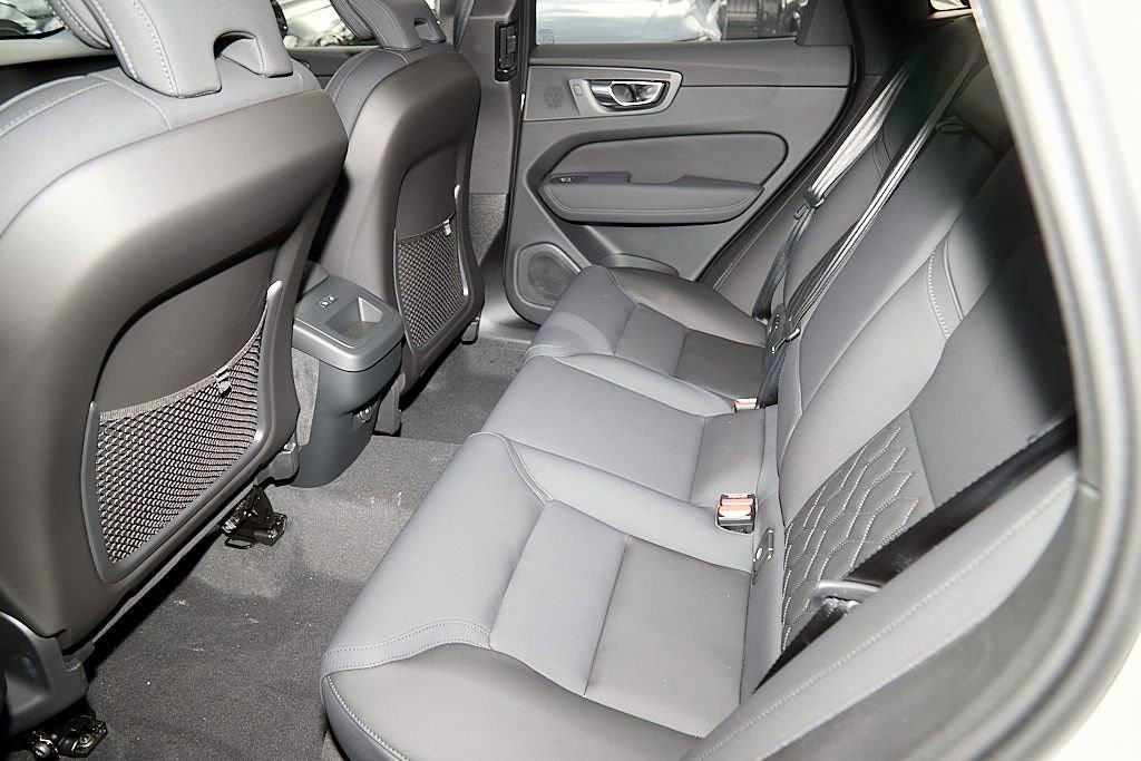 New 2026 Volvo XC60 B5 Plus w/ Climate Package image 20