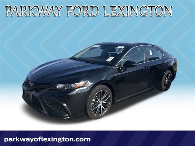 Used 2022 Toyota Camry SE