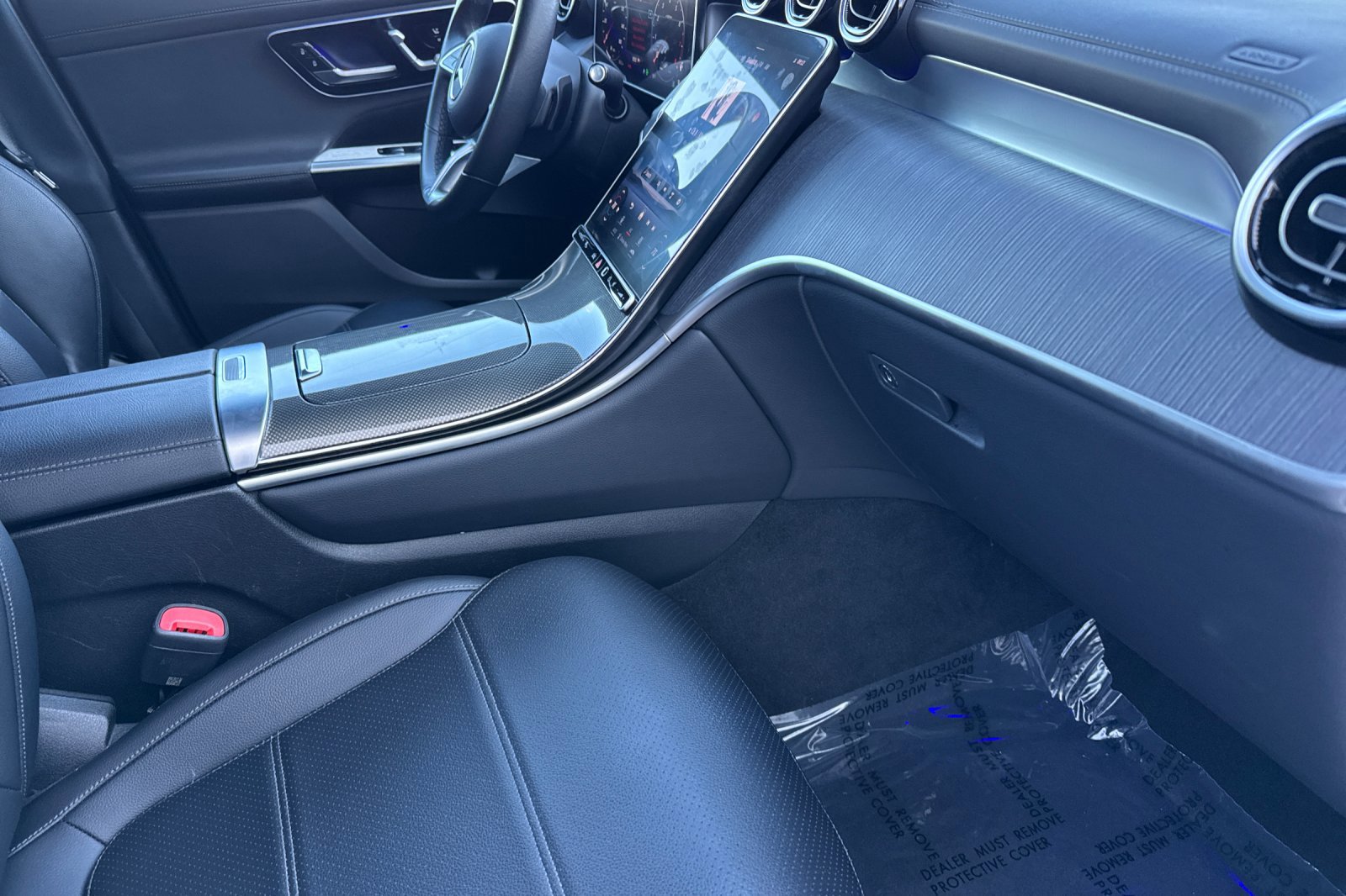 Used 2024 Mercedes-Benz GLC 300 4MATIC image 16