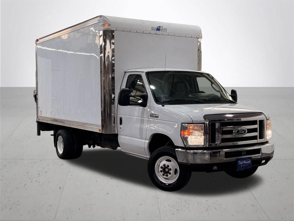 Used 2016 Ford E-450 and Econoline 450 Super Duty w/ Power Windows & Locks Group RWD image 6