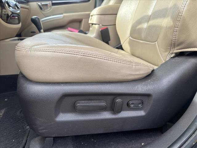 Used 2011 Hyundai Santa Fe Limited w/ Navigation Pkg 4 image 13