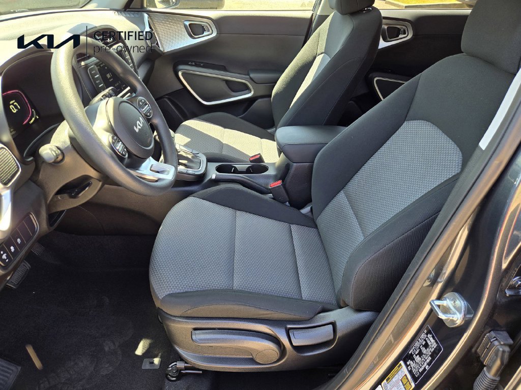 Certified 2023 Kia Soul LX w/ LX Technology Package FWD image 15