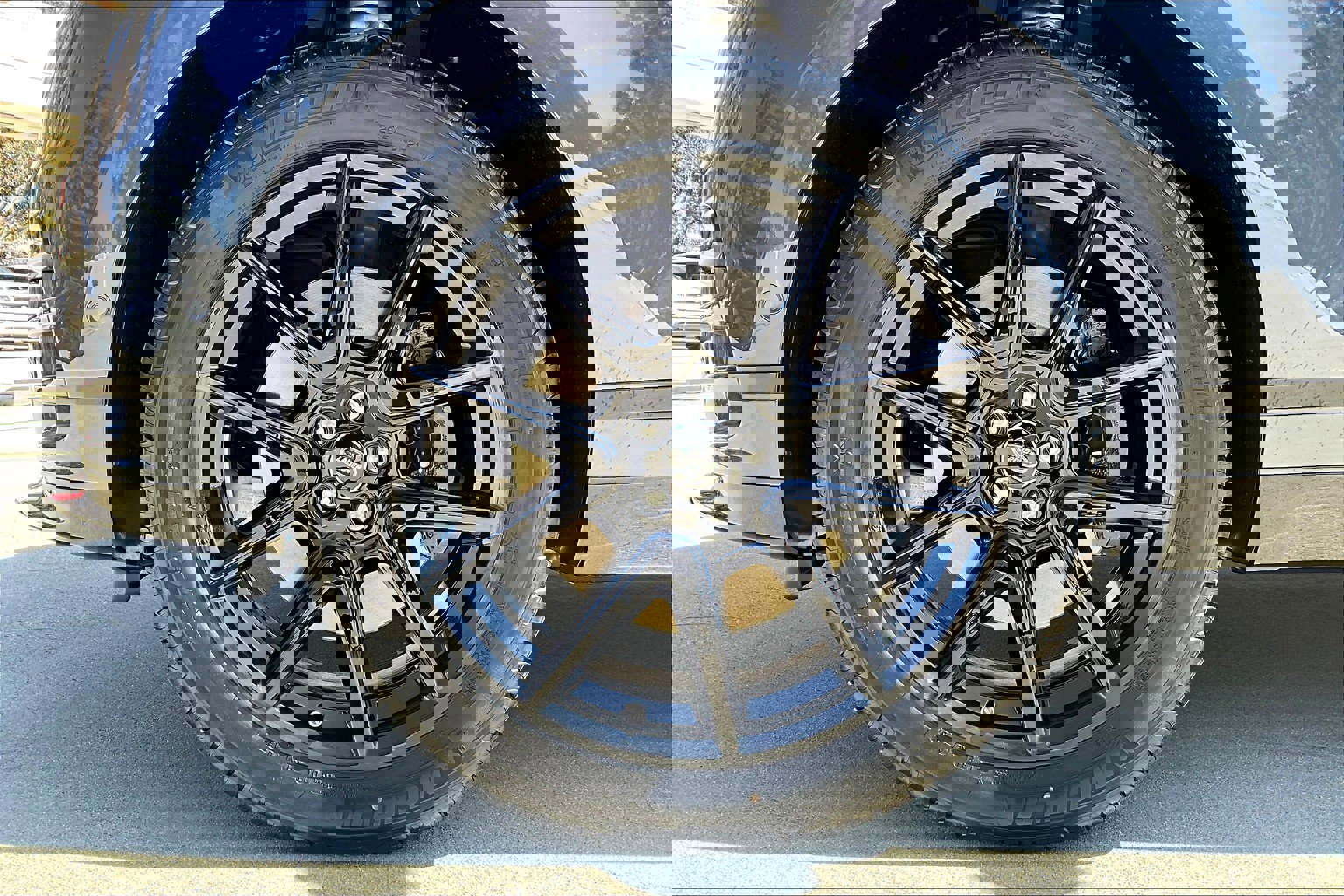 New 2026 Land Rover Range Rover Velar Dynamic SE image 12