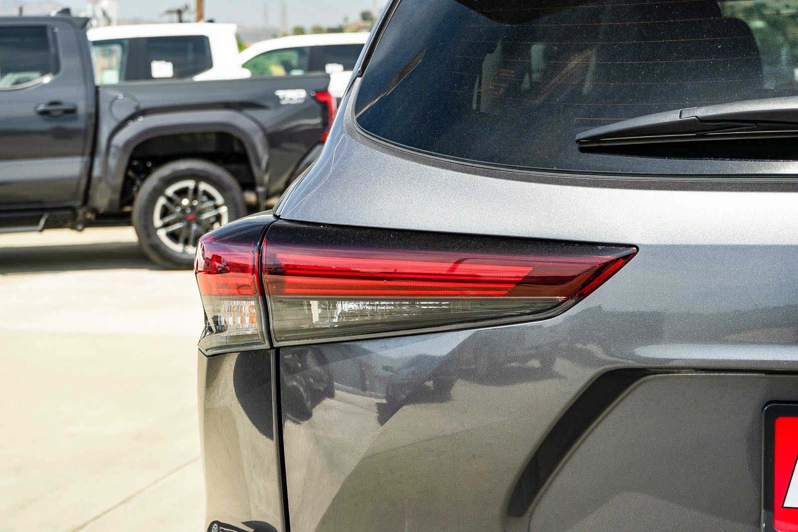 Certified 2025 Toyota Highlander LE AWD/4WD image 11