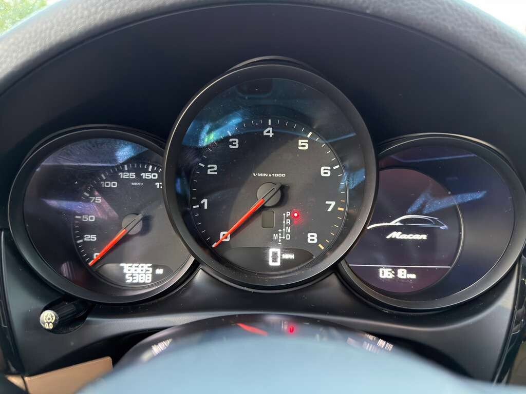 Used 2018 Porsche Macan image 21