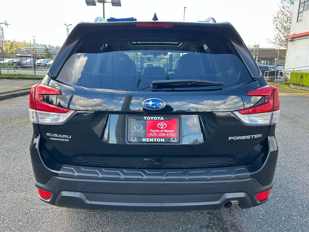 Used 2021 Subaru Forester Premium AWD/4WD image 6